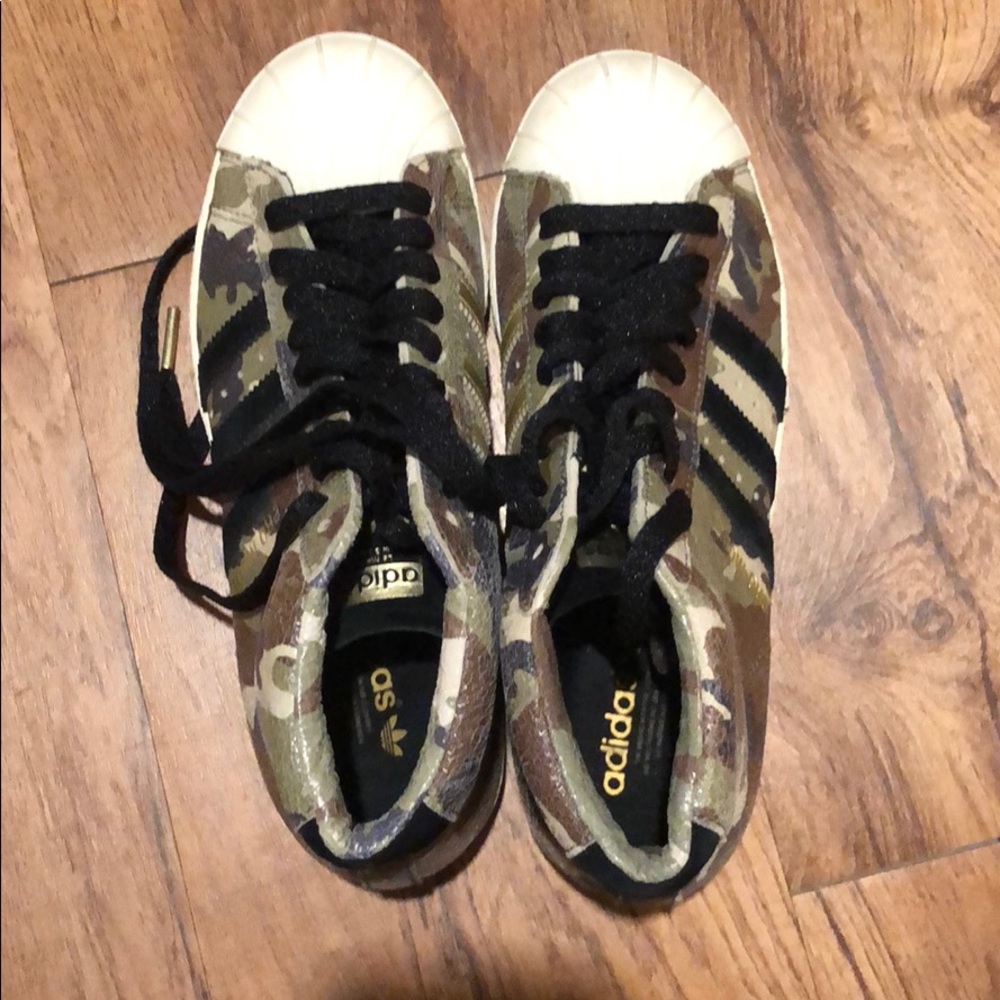 Shoes - Picture 4 of 4